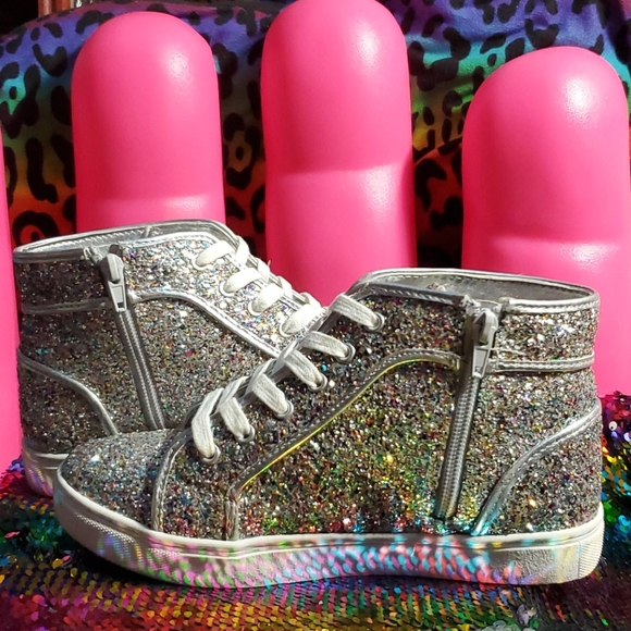 SNEAKERS/GYM SHOES🎬HOST PICK🎬 - Picture 7 of 8